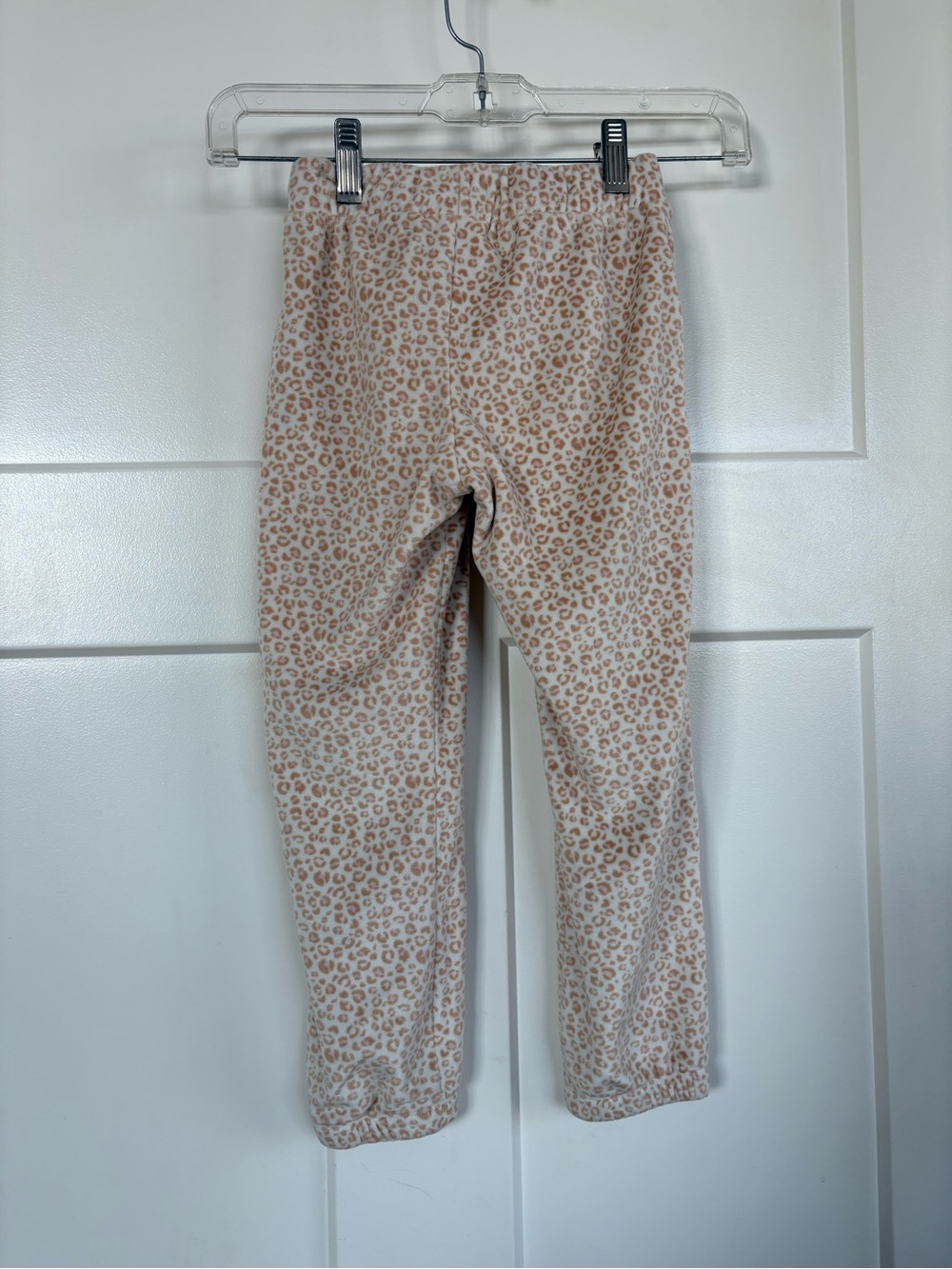 Cat & Jack Girls' Pink Leopard Print Ruffle Sweatshirt and Sweatpants Size: 5T - Picture 10 of 15